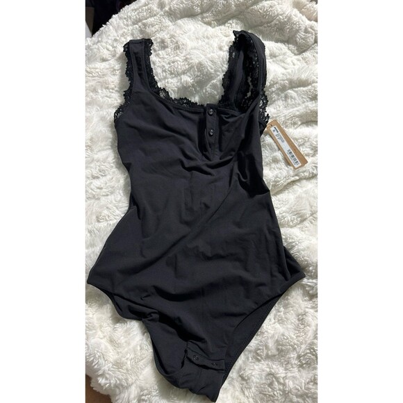 Skims Fits Everybody Lace Button Henley Brief Bodysuit - Picture 1 of 5